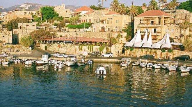 2- BYBLOS /7000    Byblos (Jbeil), Lbnan'n sahil kesiminde yer alan antik bir ehirdir. Tarihi boyunca farkl medeniyetlere ev sahiplii yapm olan Byblos, Orta Dou'nun en eski srekli yerleim yerlerinden biri olarak kabul edilir. Fenikeliler, Romallar, Bizansllar, Araplar ve Hallar gibi medeniyetlerin etkisi altnda kalmtr.