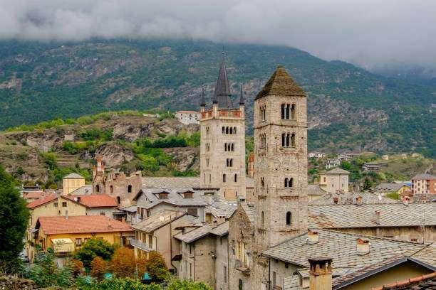 5- SUSA /6200    Susa, antik dnemlerden beri nemli bir medeniyet merkezi olan ve gnmzde ran'n batsnda yer alan bir ehirdir. Elam, Pers ve Selevkos mparatorluu gibi medeniyetlerin etkisi altnda kalm olan Susa, tarihi ve arkeolojik adan byk bir zenginlie sahiptir.