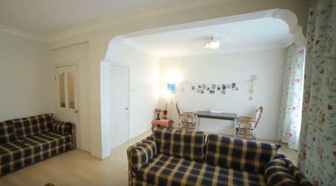 EVN TV EKRANLARINDA GRD NEYE URADIINI AIRDI    stanbul'da ikamet eden Rukiye Molla ile olu Tamer Molla, Beikta Nzhetiye Caddesi'nde bulunan evlerini di hekimlii fakltesi rencisi Ecem zsarp'a kiralad.