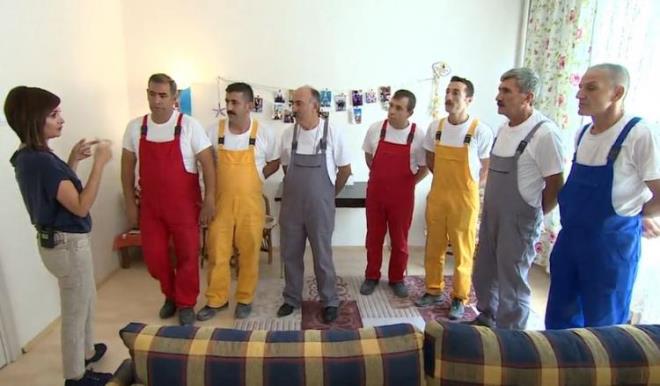 stanbul Beikta'ta kiraya verdikleri evin yaynlanan bir TV programndan batan aa deitirildiini gren ev sahibi yaad okla mahkemeye kotu.