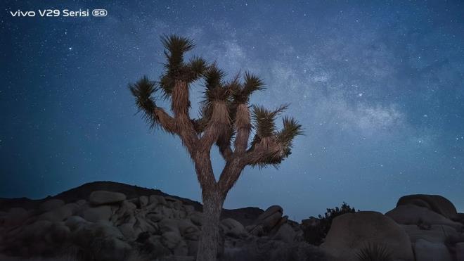Vlogger ve ierik reticileri V29 5G?nin n ve arka kameray ayn anda kullanmay mmkn klan ?kili Grnm? (Dual-View) zellii ile etkileyici ierikler retebiliyor. Fotoraf modunda olduu gibi videoda da gzellik modlar, filtre ve efektler ile yaratc ve etkileyici; Film modu ile daha sinematografik videolar, Panorama moduyla da en gzel manzara videolarn ekmek mmkn oluyor.