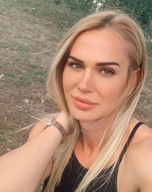 Acun Il�cal�'n�n programda s�yledikleri �zerine �� kez Survivor yar��mas�na kat�lan Nagihan Karadere ise �u ifadeleri kullanm��t�: ?Yar��madan d�nd���mden beri sa�l�k sorunlar�yla u�ra��yorum. Bu da psikolojik s�k�nt�lara yol a�t�. Biraz gerildim ve yanl�� anla��lmalar oldu.