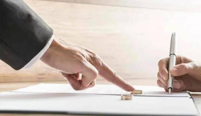 Tm bu anlatlanlarn  altnda olaya gelindiinde taraflarn 24.05.2017 tarihinde nikh ileminin tamamlanmasnn ardndan taraflarn aileleri arasnda dn masraflarnn kimin tarafndan yaplacana ilikin tartma yaanmas nedeniyle dn merasiminin yaplmad, eldeki davada erkein kusurlu davranlar nedeniyle kadnn kiilik haklarnn saldrya uramad bariz olup, kadn yararna manevi tazminat denmesine karar verilmesi bozmay gerektirmitir."