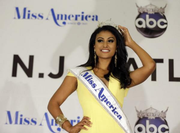 Hintli gzel Nina Davuluri, 2014 Miss America'ya damgasn vurdu!