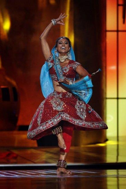 Hintli gzel Nina Davuluri, 2014 Miss America'ya damgasn vurdu!