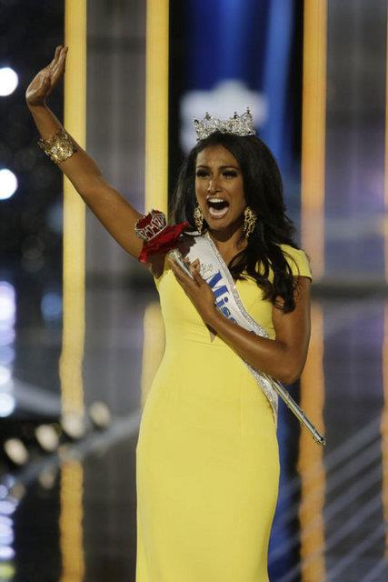 Hintli gzel Nina Davuluri, 2014 Miss America'ya damgasn vurdu!