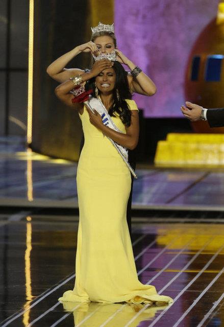 Hintli gzel Nina Davuluri, 2014 Miss America'ya damgasn vurdu!