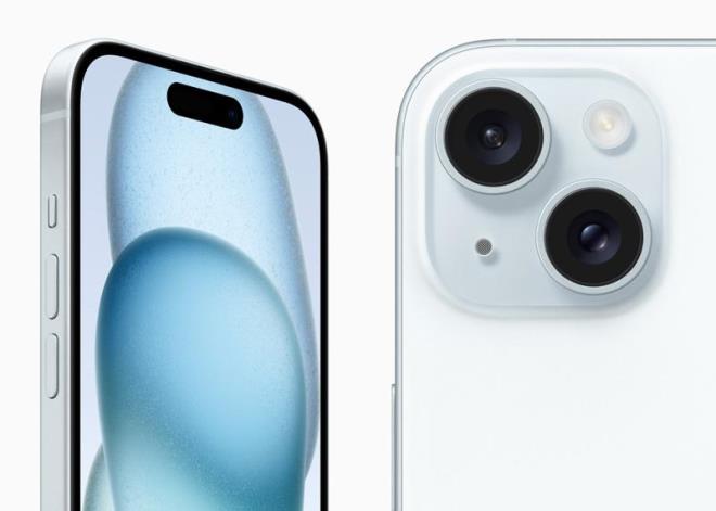 Daha byk olan "iPhone 15 Plus" modeli ayn zamanda daha uzun pil mr sunacak.Geen yl, akll telefonlar gibi kiisel cihazlarn varsaylan olarak USC-C arjn kullanmasn gerektiren Avrupa Birlii kararna "uymak zorunda kalacan" belirten Apple'n tantt yeni iPhone modeli, USB-C arj balant noktasna sahip olacak.