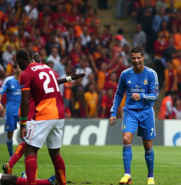 Galatasaray, Şampiyonlar Ligi B Grubu'ndaki ilk maçında sahadan silindi; Real Madrid'e 6-1 yenildi...
