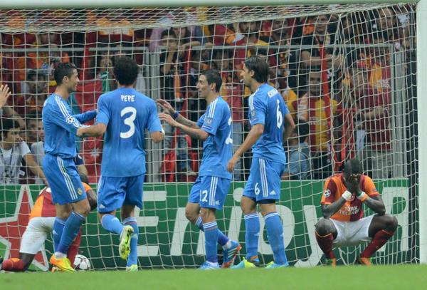 Galatasaray, Şampiyonlar Ligi B Grubu'ndaki ilk maçında sahadan silindi; Real Madrid'e 6-1 yenildi...