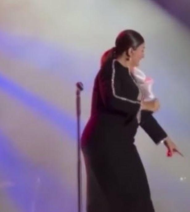 Hayranlar tarafndan ekilen grtler.