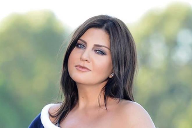 Bir sahnede ald fazla kilolarla gndem olan Sibel Can, magazin gndemine bomba gibi dt. ok konuulan fotorafn ardndan Sibel Can'n fazla kilolarnn nedeni hastalk sonu olduu ortaya kt. Bunun zerine hayranlar Sibel Can'n hangi hastala yakalandn aratmaya balad. te Sibel Can'n hastal...