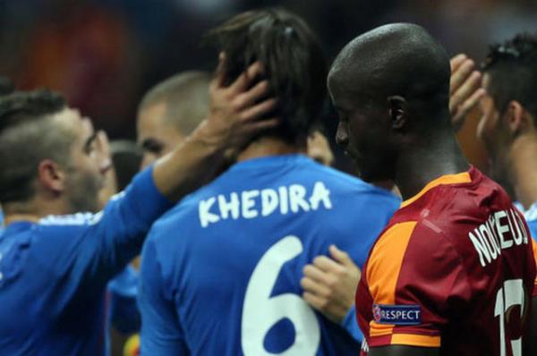 HOLLANDA NU SPORT: Sneijder'li Galatasaray Real Madrid'den fark yedi.