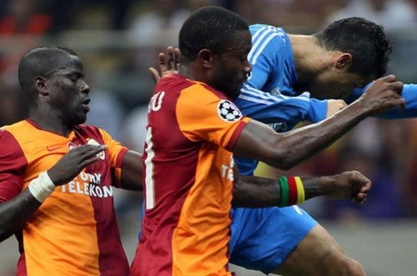 Real Madrid ampiyonlar Ligi'ne byk bir galibiyetle balad. Sneijder kendini gsteremedi. Real Madrid stanbul ekibine ok gl geldi.