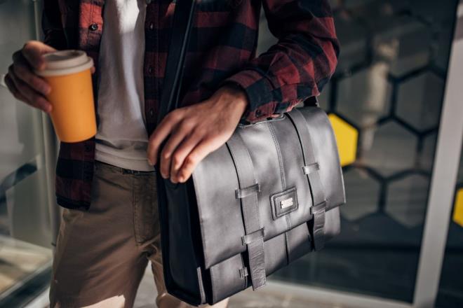 ngiltere?de Aralk 2022'de sona eren alt aylk bir denemeye katlan iletmeler, 4 gnlk alma haftasna gemenin retkenlii, morali ve ekip kltrn gelitirdiini aklad. Denemeye katlan alanlar ise daha fazla kiisel zamana sahip olmann tkenmilii azalttn ve yaam memnuniyetlerini artrdn syledi.