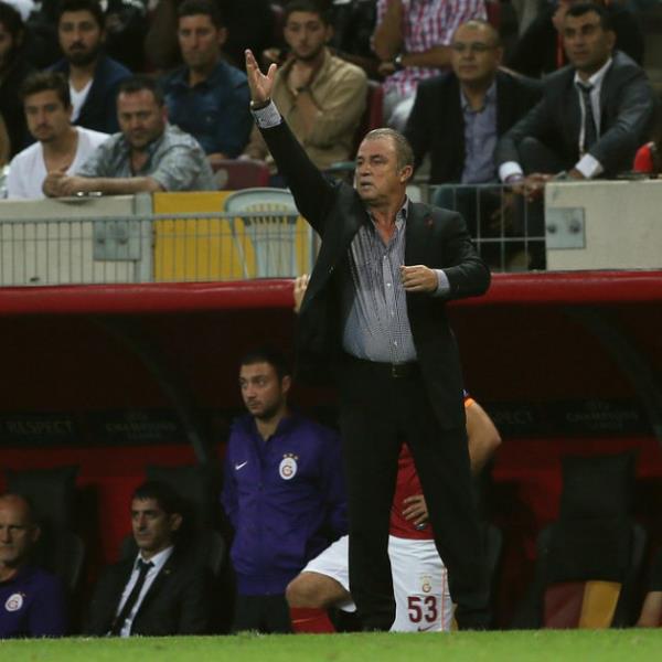 Helal sana Umut u adam sen yedek brakyosun ya yazklar olsun sana Fatih Terim. Burak dnyalar karyo hala oynatyosun.