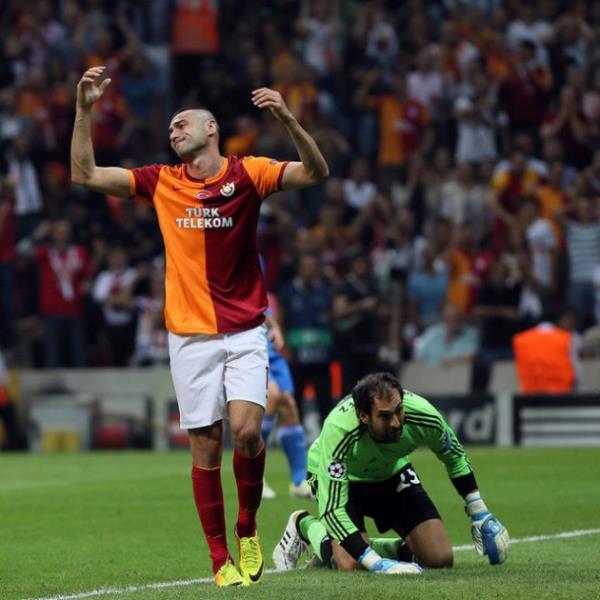 Burak Ylmaz bulduu pozisyonlar gol yapmay becerebilseydi uan her ey daha farkl olabilirdi.