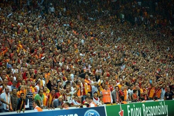 Hakem bu sertlie biraz daha seyirci kalrsa Galatasaray revire dnecek!