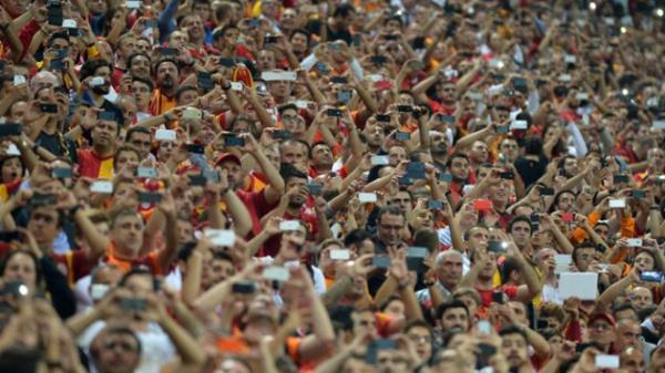 <b>Onur Akay:</b> Galatasaray, formasnda Trk bayra tayp lkesini temsil ederken, gol yediinde bir Fenerbaheli olarak sevinmedim zldm.