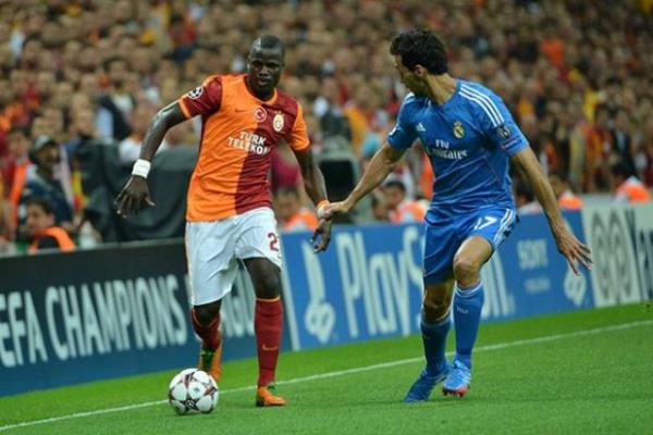 Isco'nun golnden sonra Galatasaray tribnnde ekirdek sesleri :D