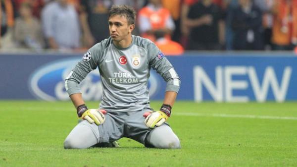 Acmz dindirin! <b>Galatasarayl olan stanbul Valisi Hseyin Avni Mutlu</b> matan sonra Fatih Terim'e twitter'dan mesaj yollad. Terim'den rvan isteyen Mutlu, "Fatih Hocam senin aslan ruhunu tayan hrsl eski takmmz aradm bu gece. Acmz Madrid'te dindirin ki bu geceyi unutalm" diye yazd.