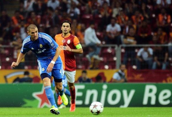 -8-0'dan sonra HALA dalga gecmeyen tek bir Galatasaray'li veya Fenerbahce'li yokken neden Galatasaray 6 yiyince dalga gecmemeliyim?