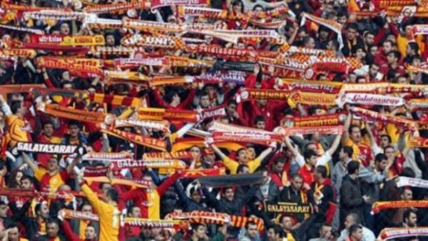 Bir Galatasaray klasii.. nce illa bir gol yer ondan sonra atar. Ne oluyorsa artk...