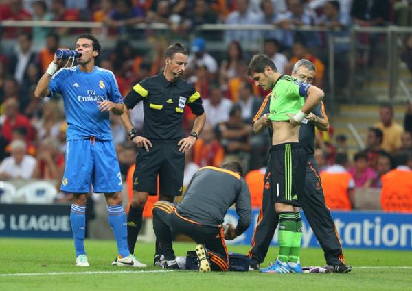 Ronaldo arad,ma ncesi 2 aslanm ne kovalam bunu, o yzden 6 tane attk abi,normalde biliyorsun en fazla 3 bilemedin 4 dedi.Zrna gtms:D: