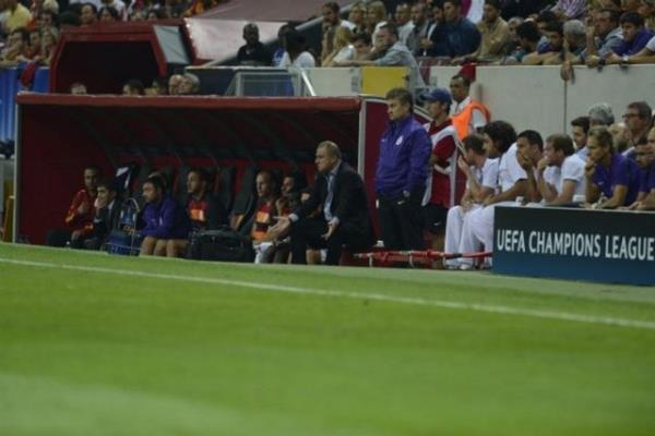 'Yeniden TarihYaz anl GALATASARAY' (yazd)