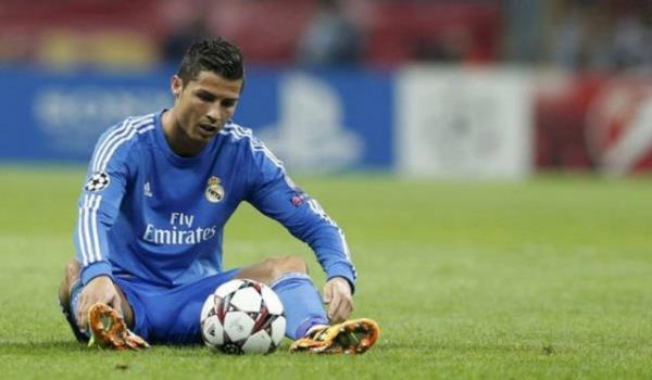 Mesut gittikten sonra Ronaldo iyice dinden imandan km...