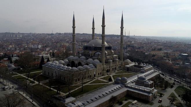 2024 DN GNLER TAKVM    <br>  11 Ocak Perembe: Regaib Kandili  <br>  12 Ocak Cuma:  Aylarn Balangc  <br>  6 ubat Sal: Mirac Kandili  <br>  24 ubat Cumartesi: Berat Kandili  <br>  11 Mart Pazartesi: Ramazan Balangc  <br>  5 Nisan Cuma: Kadir Gecesi  <br>  9 Nisan Sal: Arefe  <br>  10 Nisan Pazartesi: Ramazan Bayram (1.Gn)  <br>  11 Nisan Sal: Ramazan Bayram (2.Gn)  <br>  12 Nisan aramba: Ramazan Bayram (3.Gn)  <br>  15 Haziran Cumartesi: Arefe  <br>  16 Haziran Pazar: Kurban Bayram (1.Gn)  <br>  17 Haziran Pazartesi: Kurban Bayram (2.Gn)  <br>  18 Haziran Sal: Kurban Bayram (3.Gn)  <br>  19 Haziran aramba: Kurban Bayram (4.Gn)  <br>  7 Temmuz Pazar: Hicri Ylba  <br>  16 Temmuz Sal: Aure Gn  <br>  14 Eyll Cumartesi: Mevlid Kandili