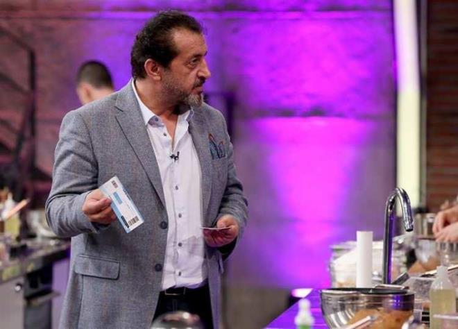 Deiimini grenler ve o dnemde daha kilolu olduunu syleyen kullanclar, "efim ok deimisiniz", "Mehmet efi ok nceden de izlemiiz be", "Adam o dnem de dobraym szn esirgemiyor" gibi yorumlarda bulundu.