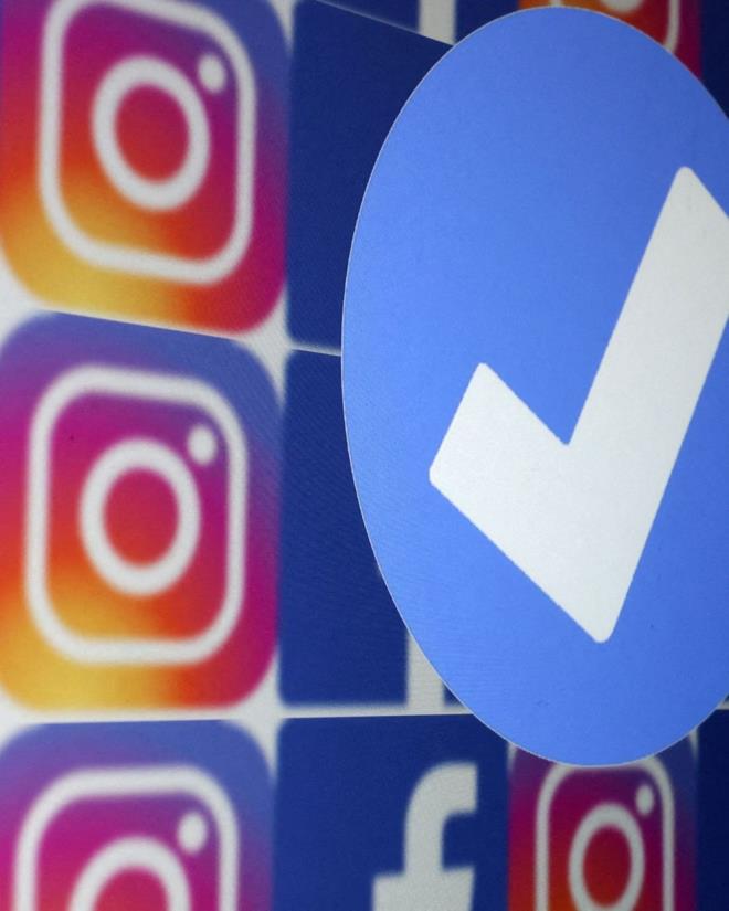 FACEBOOK VE INSTAGRAM'DA DA META VERIFIED    te yandan Zuckerberg, Instagram ve Facebook'tan balayp zamanla WhatsApp' da ekleyerek iletmelere Meta Verified' sunacan aklad.