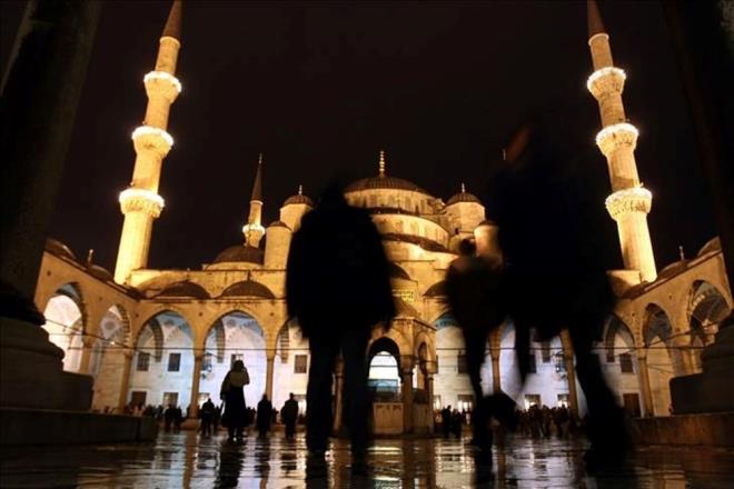 2024 DN GNLER TAKVM  <br>  11 Ocak Perembe: Regaib Kandili  12 Ocak Cuma:  Aylarn Balangc  6 ubat Sal: Mirac Kandili  24 ubat Cumartesi: Berat Kandili  11 Mart Pazartesi: Ramazan Balangc  5 Nisan Cuma: Kadir Gecesi  9 Nisan Sal: Arefe  10 Nisan Pazartesi: Ramazan Bayram (1.Gn)  11 Nisan Sal: Ramazan Bayram (2.Gn)  12 Nisan aramba: Ramazan Bayram (3.Gn)  15 Haziran Cumartesi: Arefe  16 Haziran Pazar: Kurban Bayram (1.Gn)  17 Haziran Pazartesi: Kurban Bayram (2.Gn)  18 Haziran Sal: Kurban Bayram (3.Gn)  19 Haziran aramba: Kurban Bayram (4.Gn)  7 Temmuz Pazar: Hicri Ylba  16 Temmuz Sal: Aure Gn  14 Eyll Cumartesi: Mevlid Kandili