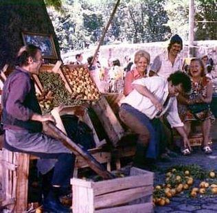 Yalanc Yarim setinden kare (1973)