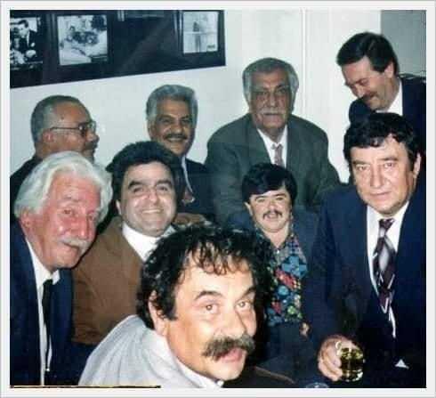 Erol Ta'n kahvesinde toplanan yeilamn karakter oyuncularnn son demleri (1989)