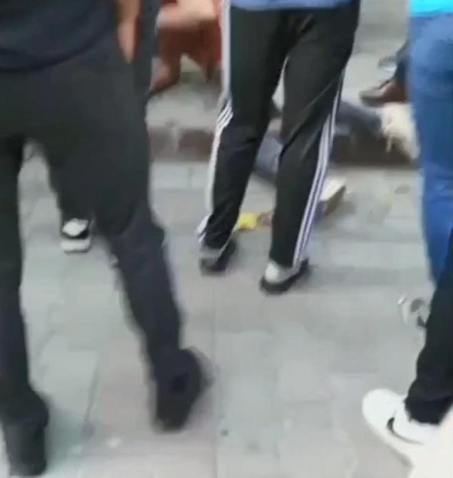 TELEFONUNDA BAKA KADINLARA AT FOTORAFLAR DA IKTI    Alican A.'nn cep telefonunu inceleyen polis, telefonda baka kadnlara ait gizlice ekilmi fotoraflar olduunu tespit etti.