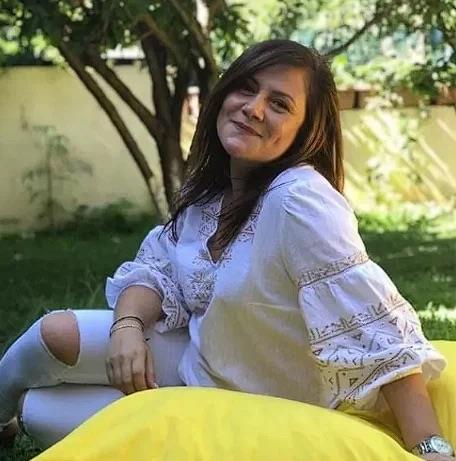 stanbul Emniyet Mdrl kaynaklarndan alnan bilgiye gre, polis ekipleri bu sabah aldklar bir ihbar zerine Beyolu ilesi mer Avni Mahallesi'nde bulunan Hac zzet Park'nda bir kiinin cesedini buldu.