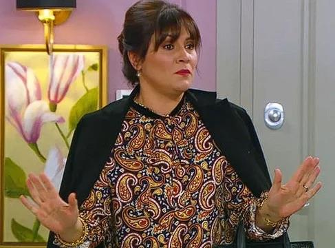 Seda Fettaholu Kimdir?<br>    Seda Fettaholu, 1979 ylnda Trabzon'da dnyaya geldi. Trabzon Anadolu Lisesi'ni 1997 ylnda bitiren Seda Fettaholu, Bilkent niversitesi Tiyatro Blm'nden 2022'de mezun oldu.