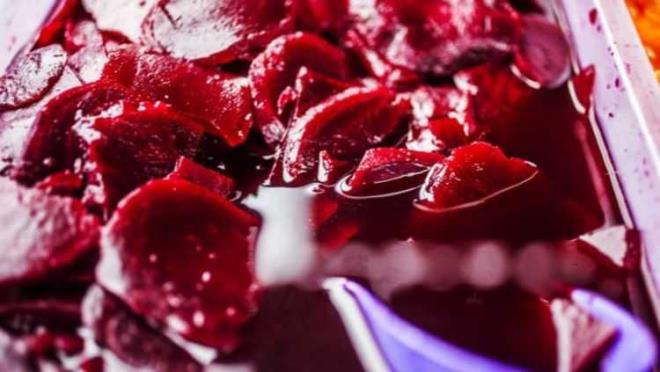 OKSALAT EREN BESNLER:    Oksalat, bbrek talarnn ana bileenlerinden biridir.