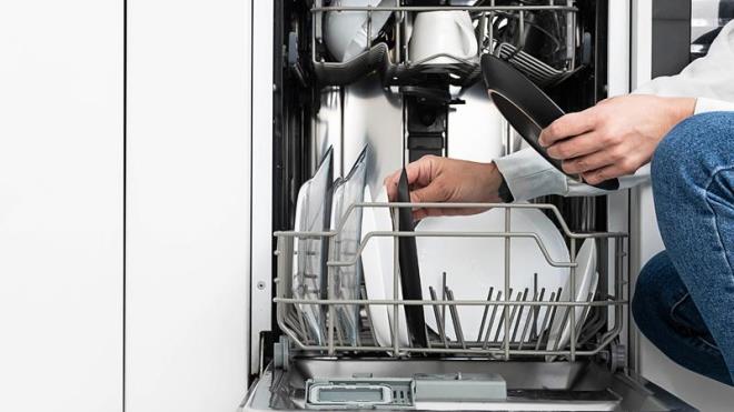 Bulak makinesinde oluan kt kokunun nlenmesinde bir besin yardmc olabiliyor. Nitekim sz konusu besinden 2-3 dilim katlmas yeterli olabiliyor. Ancak bulak makinesindeki kt koku problemi bambaka bir nedenden kaynaklanyorsa, zm de yine farkl olabilir.