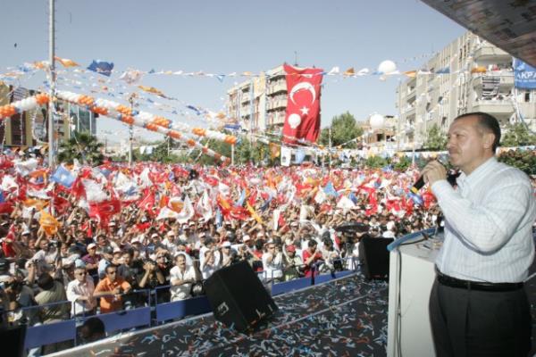 Bakanlar iin "o il mi bu il mi?" tartmalar srerken Kabine'den bir isim bakanla aday olmayacan aklad.