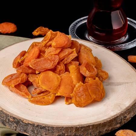 KURU KAYISI:  <br>    Lif, vitamin ve antioksidan asndan olduka zengin olan kuru kays, sindirim sisteminin rahat alabilmesi iin olmazsa olmazlar arasnda yer alyor.   <br>    Barsakta bol miktarda lif bulunduunda gaz ve ikinlik gibi ikayetler ortadan kalkyor. Lif ihtiyacn karlayan kuru kays ayn zamanda bol miktarda A, C, K vitamini ieriyor. Doal eker ierii sayesinde enerji veriyor.