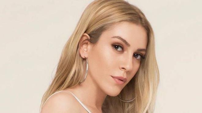 Oyunculuk kariyeriyle olduu kadar gzellii ile de ok konuulan Kobal, zel hayatyla da bir hayli merak konusu oluyor.