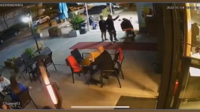 Kadn mteriler darp raporu aldktan sonra karakola giderek saldrganlardan ikayeti oldu. Polis ekipleri motosikletli saldrganlar yakalamak iin alma balatt.