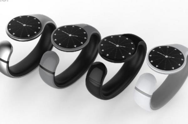 Bileklie taklan ve zarif bir tasarm olan Navigo'yu, Bluetooth ile telefonunuza eletirebilirsiniz.