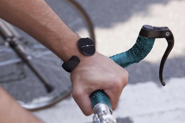 Ancak bazlar, gerek fonksiyonlaryla gerekse de tasarmyla bir adm ne kyor.