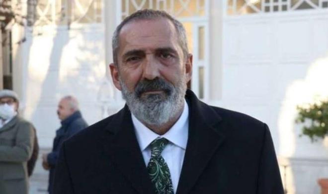 Uzun zamandr ekranlardan uzak yaayan usta sanat Yavuz Bingl Cihangir'de objektiflere takld. Gazetecilerle sohbet eden Bingl zel hayatyla ilgili samimi aklamalarda bulundu.