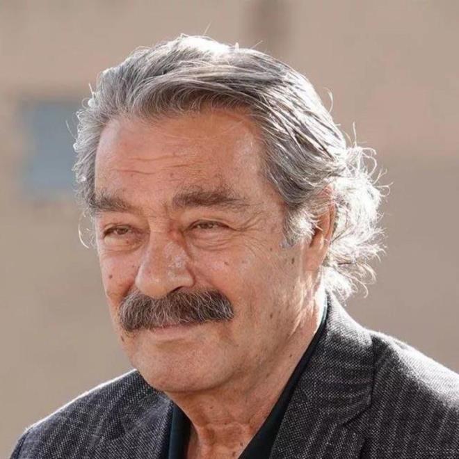 Uzun zaman magazin gndeminden ve ekranlardan uzak kalan Yeilam'n efsane isimlerinden biri olan Kadir nanr, getiimiz gnlerde muhabirlere verdii tripli yant ile herkesi oke etti.