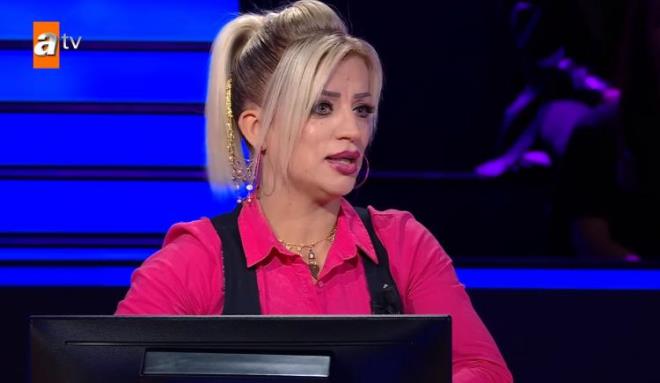 Hayat bir ekilde geiyor. Asl nemli olan hayata nasl baktndr" eklinde konuan Gndz, gzyalarna hakim olamad.